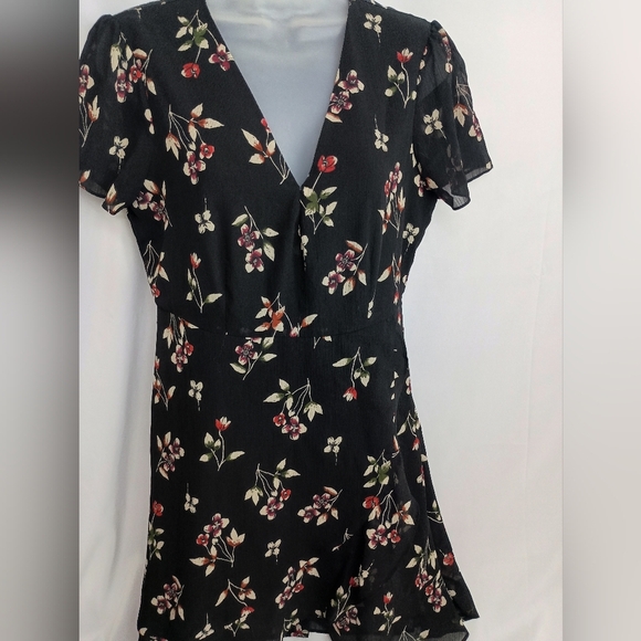 MADEWELL Dark Floral Cottage,Y2K,Dainty Feminine Girlhoodcore V-Neck Dress(#831) - Picture 11 of 11